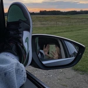 Meet your Posher, Emii